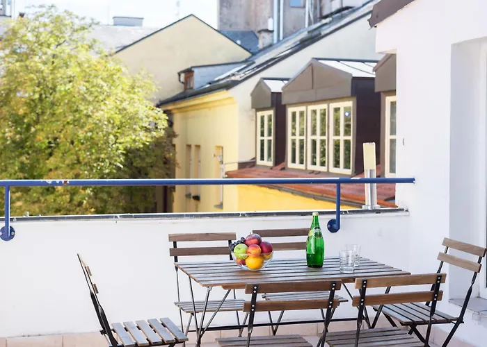 With Terrace In Center