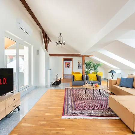 Apartment With Terrace In Center Prague