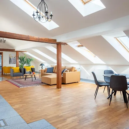 Apartament With Terrace In Center *